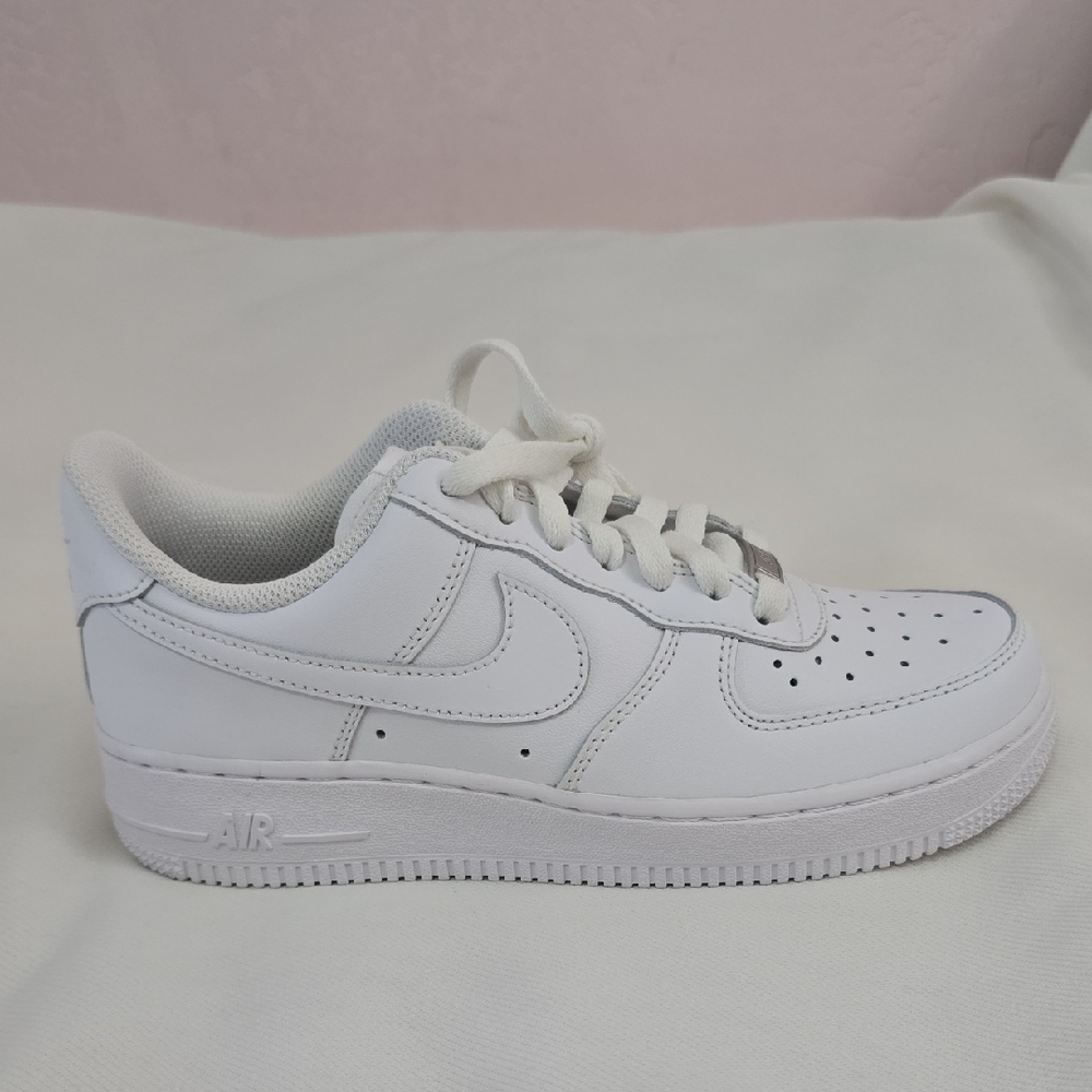 Nike Air Force 1 '07 Women's RIGHT SHOE ONLY Size: 7.5